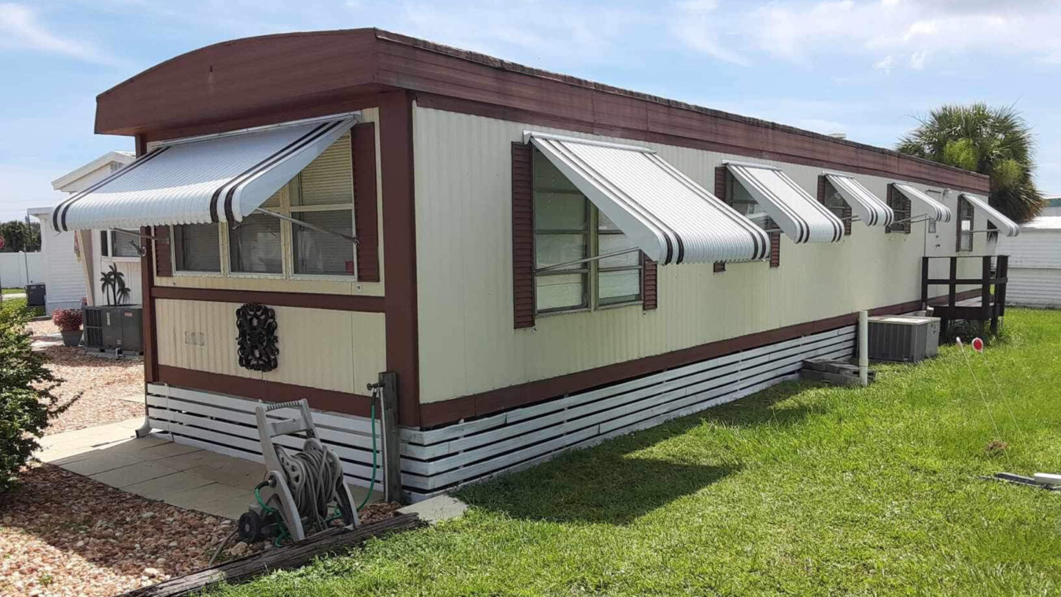 Clamshell Awnings in Melbourne Florida Haggetts Aluminum